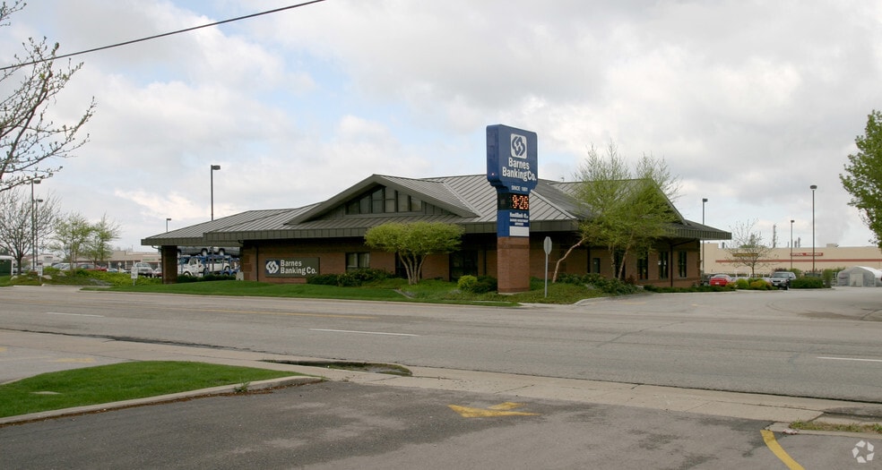 Primary Photo Of 100 S 500 W, Bountiful Bank For Lease