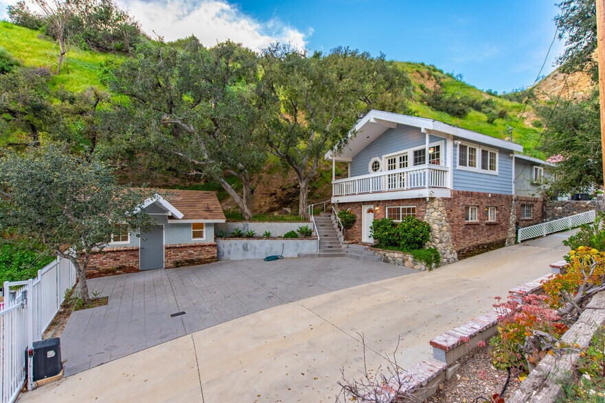More Photos Of 12141 Wildwood Trl, Kagel Canyon Specialty For Sale