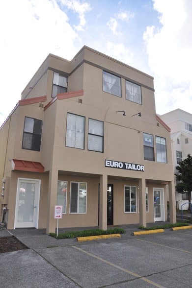 More Photos Of 1333 Lincoln St, Bellingham Office For Lease