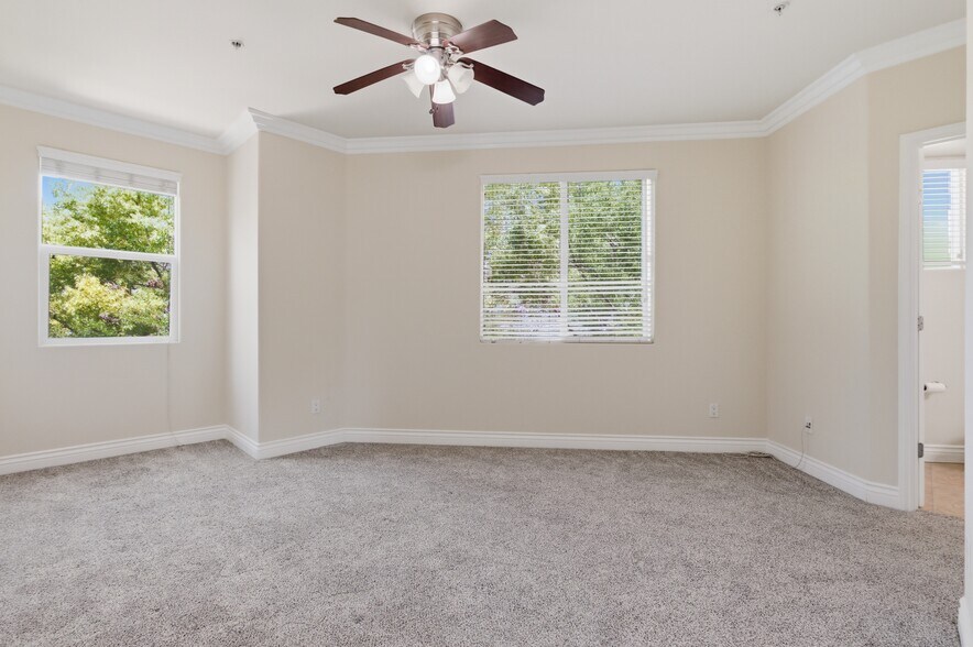 More Photos Of 1101 East Ave, Burbank Apartments For Sale