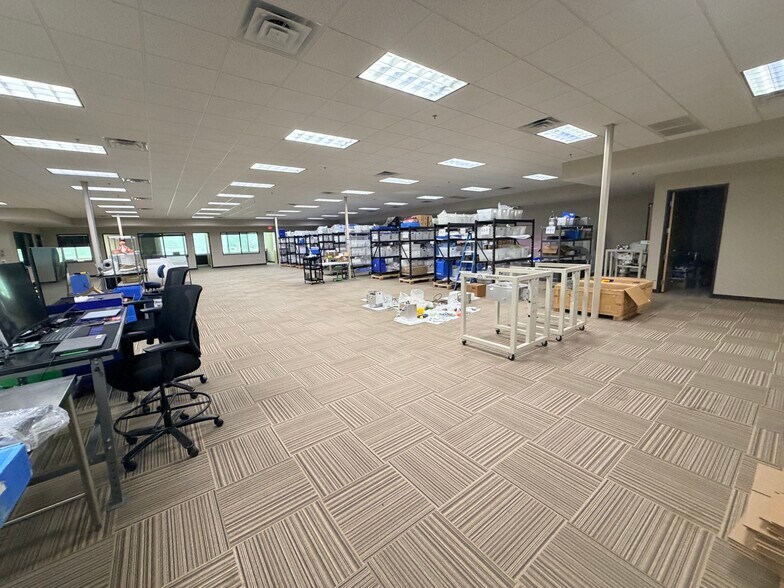 More Photos Of 1706 E New Hope Dr, Cedar Park Office For Lease