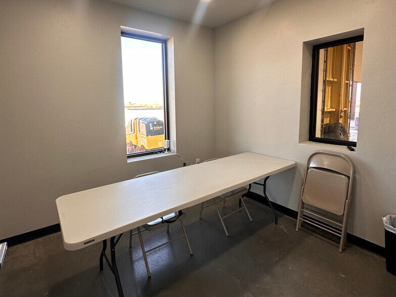 More Photos Of 482 County Road 132, Pecos Manufacturing For Lease