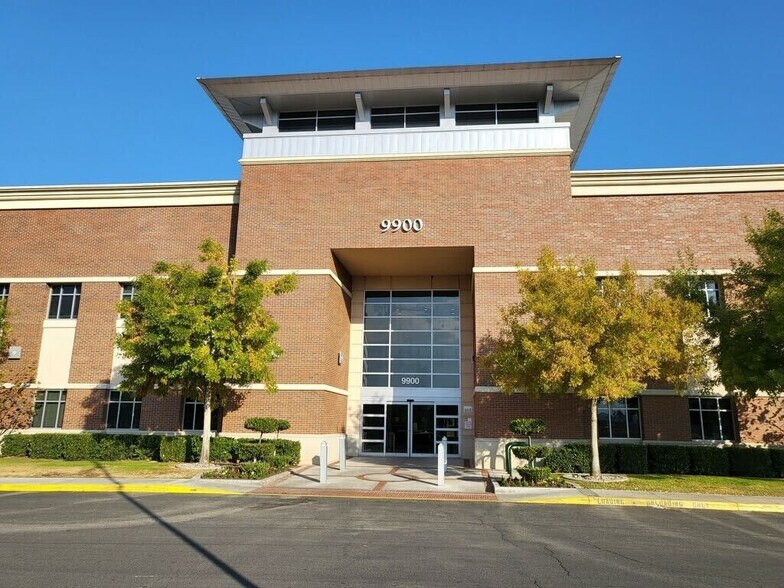 More Photos Of 9900 Stockdale Hwy, Bakersfield Medical For Sale