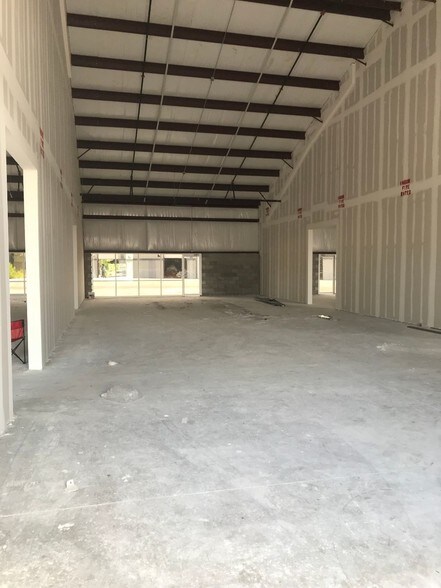 More Photos Of 8200 Cypress Plaza Dr, Jacksonville Warehouse For Lease