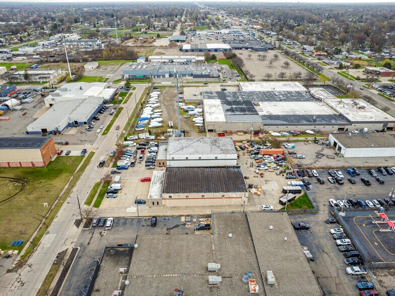 More Photos Of 32639-32645 Industrial Rd, Garden City Warehouse For Sale