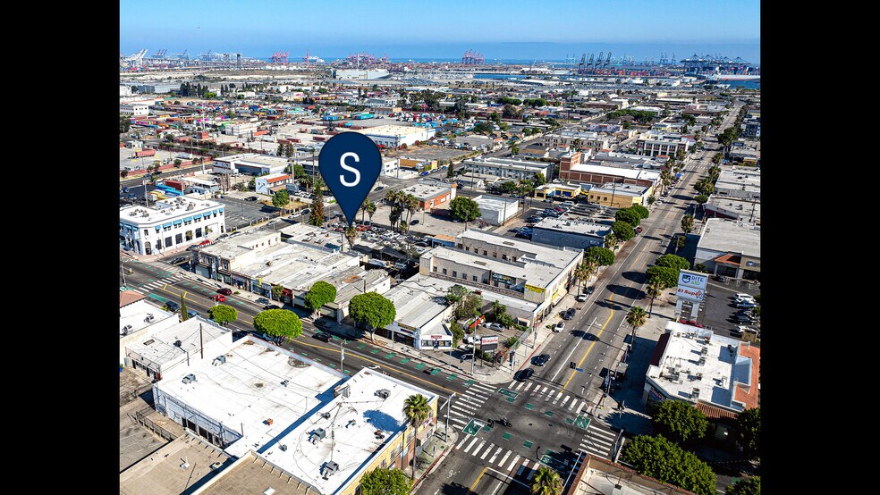 More Photos Of 725 Broad Ave, Wilmington Service For Sale