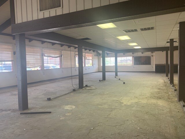 More Photos Of 10930 Kingspoint Rd, Houston Storefront Retail Office For Lease