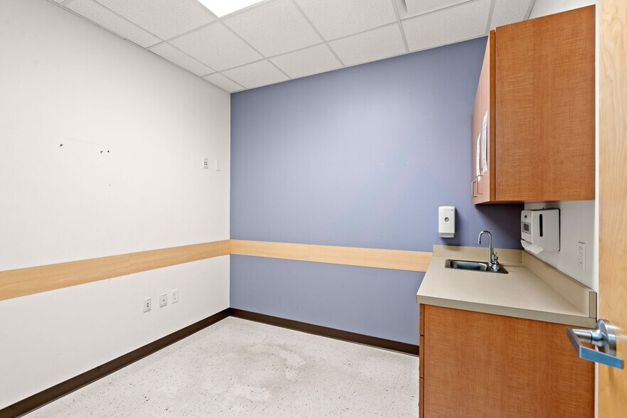 More Photos Of , Lawrence Office For Sale