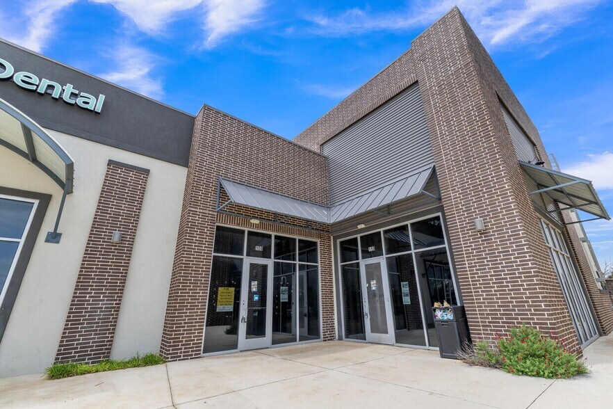 Primary Photo Of 821 W New Hope Dr, Cedar Park Storefront Retail Office For Sale