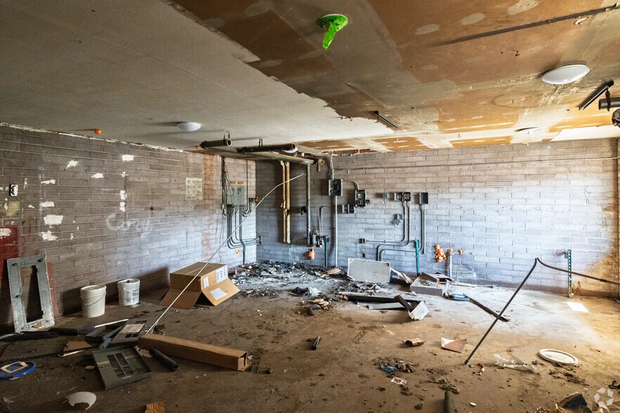 More Photos Of 2001 N Hudson Ave, Pueblo Hotel For Sale