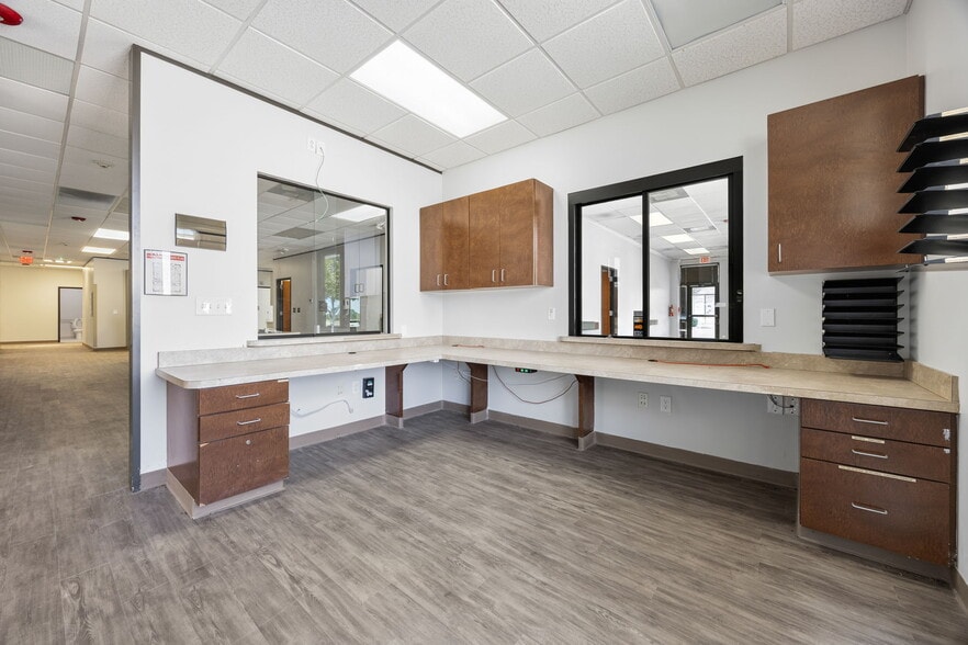 More Photos Of 2710 Western Center Blvd, Fort Worth Medical For Sale