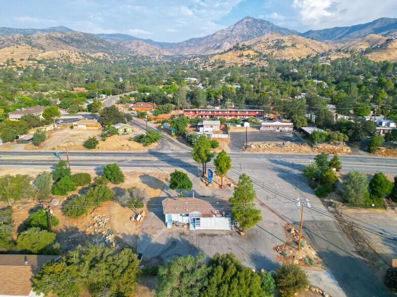 More Photos Of 6540 Wofford Blvd, Wofford Heights Bar For Sale