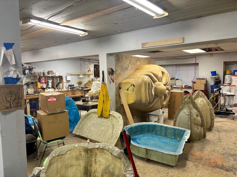 More Photos Of 328 N Grand Ave, Poughkeepsie Warehouse For Sale