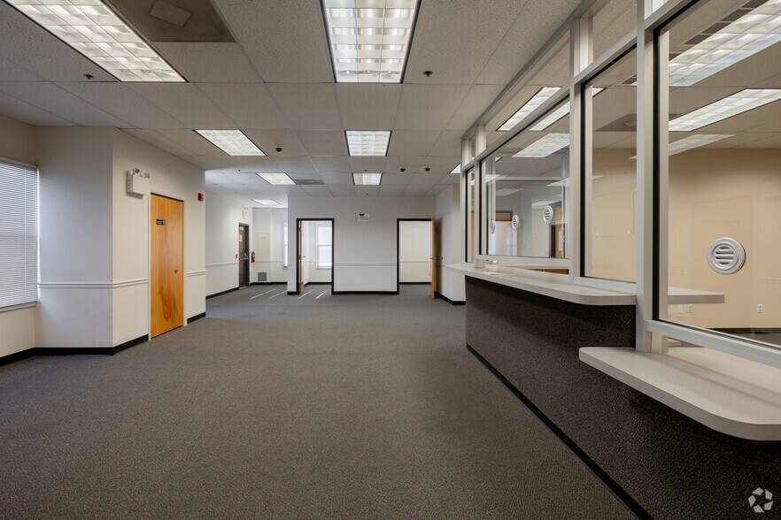 More Photos Of 903 Sheehy Dr, Horsham Township Light Distribution For Lease