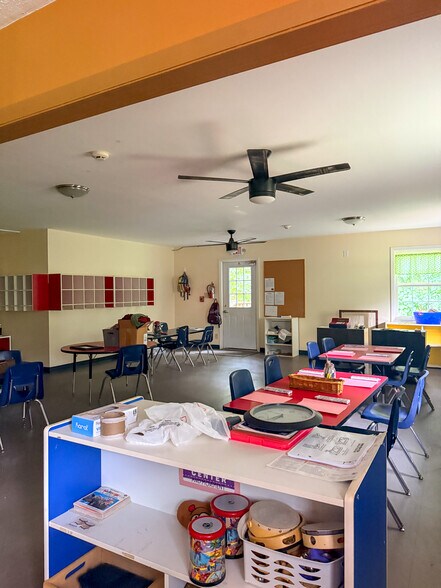 More Photos Of 11749 Snyder Rd, Knoxville Daycare Center For Sale