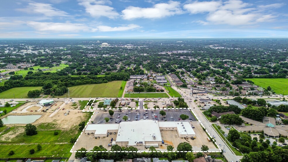 More Photos Of 2220-2252 Ambassador Caffery Pky, Lafayette Supermarket For Lease