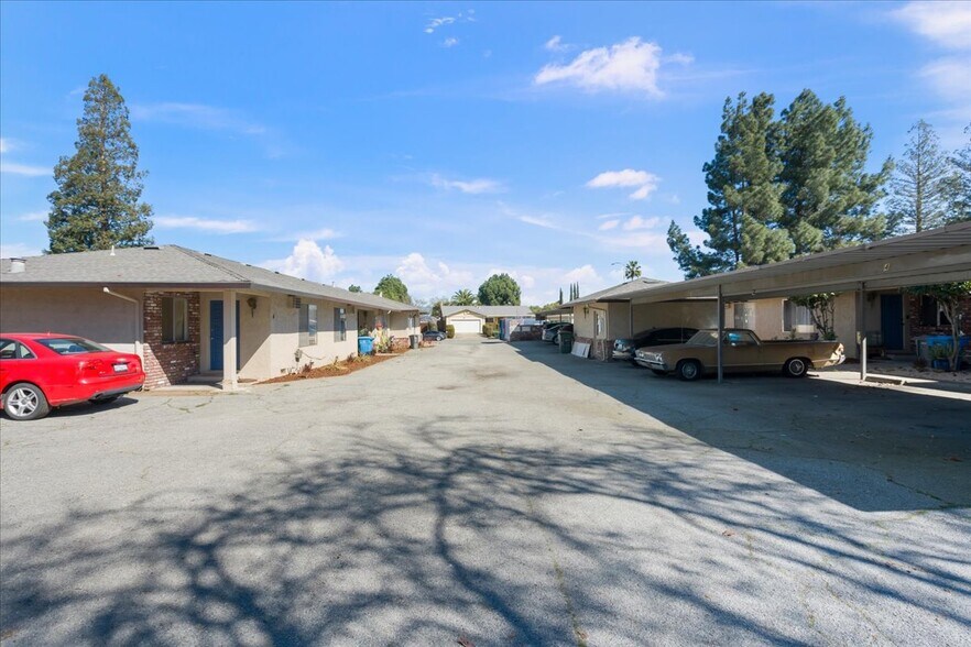 More Photos Of 8275 Westwood Dr, Gilroy Apartments For Sale