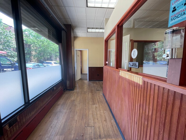 More Photos Of 4716 44th St, Woodside Storefront Retail Office For Lease