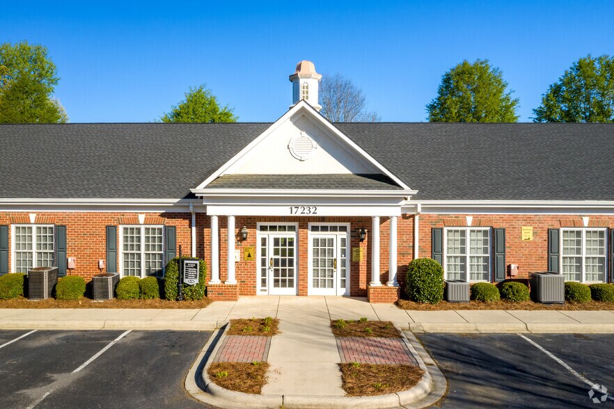 More Photos Of 17232 Lancaster Hwy, Charlotte Medical For Sale