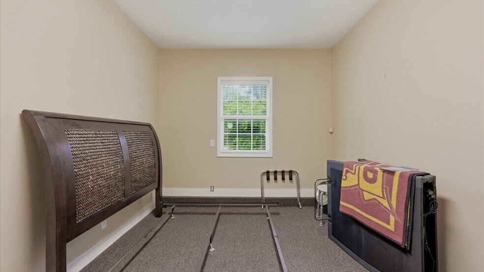 More Photos Of 2450 NW Lowenstein Dr, Lee's Summit Flex For Sale