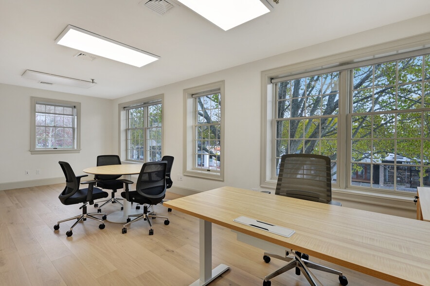 More Photos Of 55 Newtown Ln, East Hampton Storefront Retail Residential For Sale
