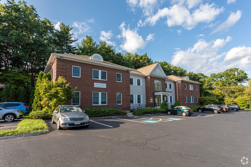 More Photos Of 68 Tadmuck Rd, Westford Coworking Space