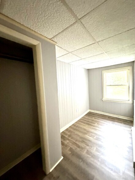 More Photos Of 862 Iron Ridge Rd, Spring Grove Apartments For Sale