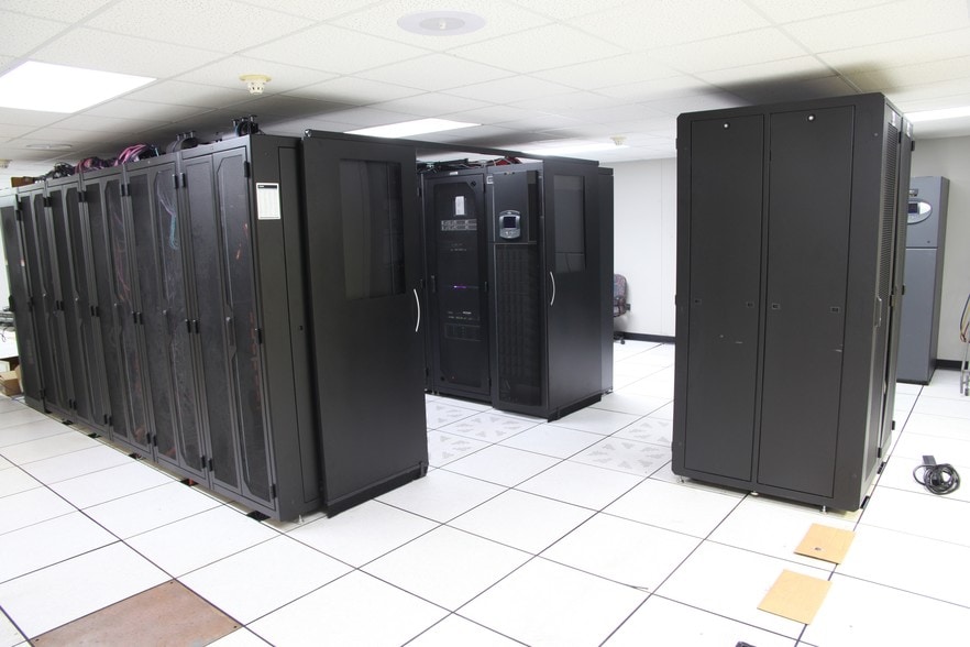 More Photos Of 1000 Park Dr, Lawrence Office For Lease