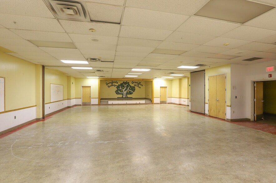 More Photos Of 184 Salem Ave, Dayton Office Residential For Lease