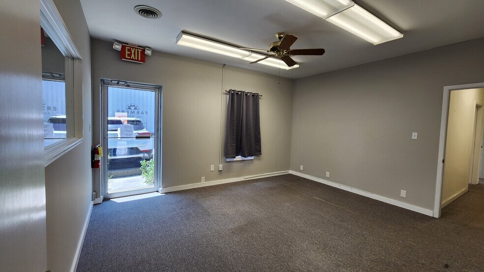 More Photos Of 313 C Oak Ridge Tpke, Oak Ridge Office For Sale