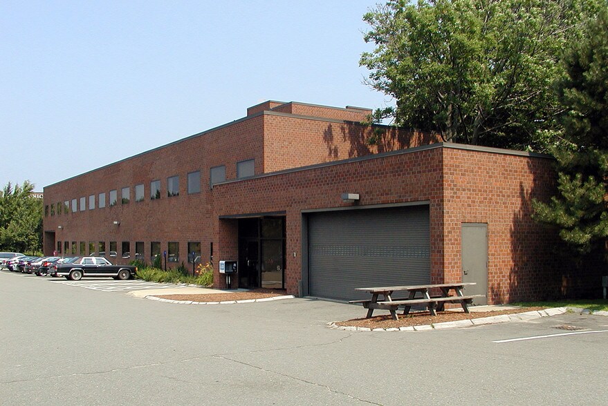 More Photos Of 100 Unicorn Park Dr, Woburn Office For Lease
