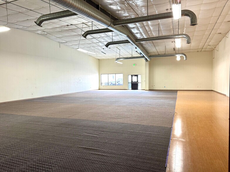 More Photos Of 1212 Ridge Rd, Cheyenne Warehouse For Lease