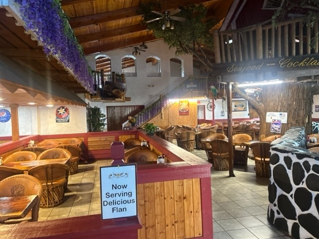 More Photos Of 6100 S Mooney Blvd, Visalia Restaurant For Lease