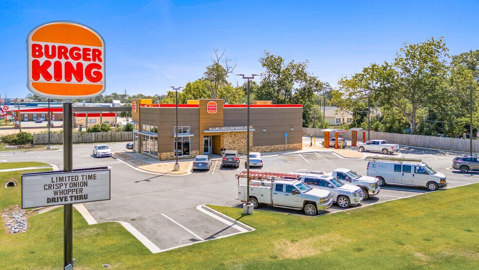 Primary Photo Of 303 S Morris Ave, Donalsonville Fast Food For Sale