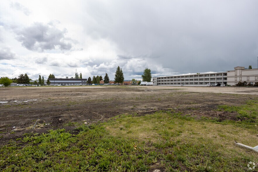 More Photos Of 2929 50 Av, Red Deer Land For Sale