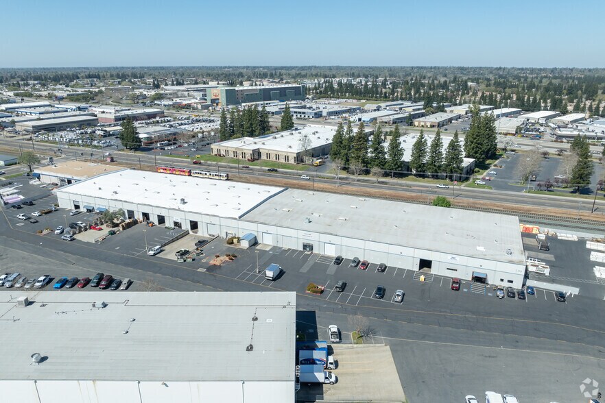 More Photos Of 2419 Mercantile Dr, Rancho Cordova Warehouse For Lease