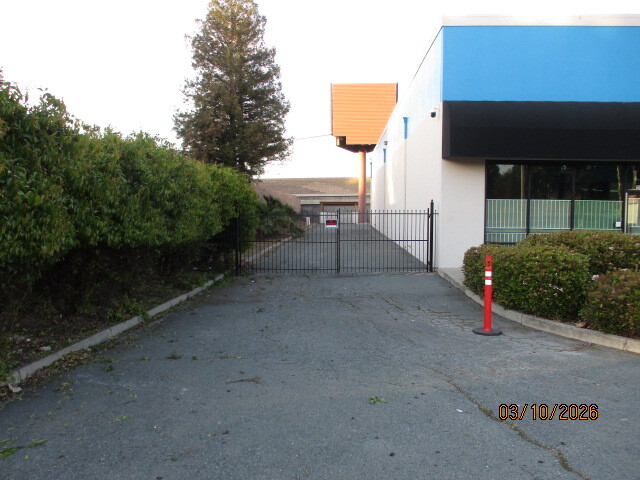 More Photos Of 2685 E Leland Rd, Pittsburg Freestanding For Lease