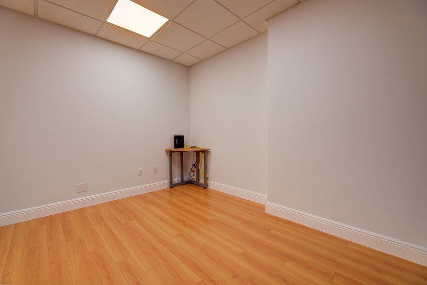 More Photos Of 550 Biltmore Way, Coral Gables Office For Lease