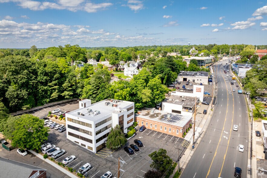 More Photos Of 1201 Northern Blvd, Manhasset Medical For Lease