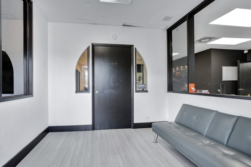 More Photos Of 120 W Carroll St, Kissimmee Warehouse For Sale