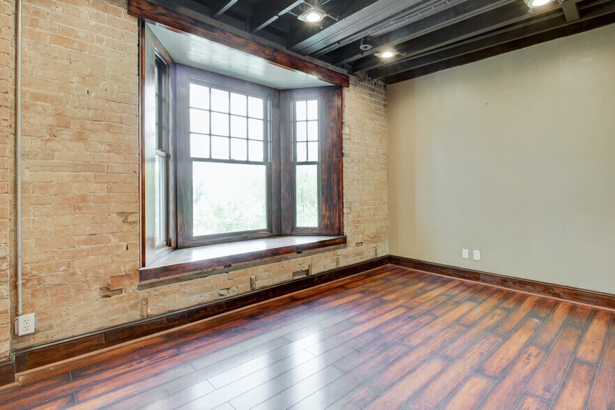 More Photos Of 1200 W Magnolia Ave, Fort Worth Office For Lease
