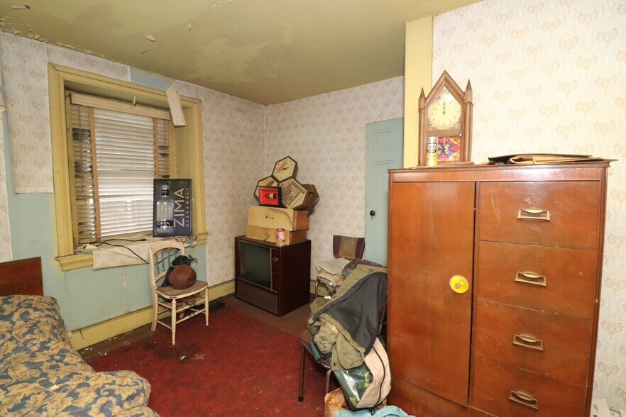 More Photos Of 200 Hughes St, New Ringgold Specialty For Sale