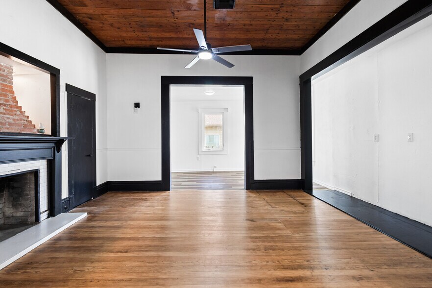 More Photos Of 327 S Robb St, Trinity Specialty For Lease