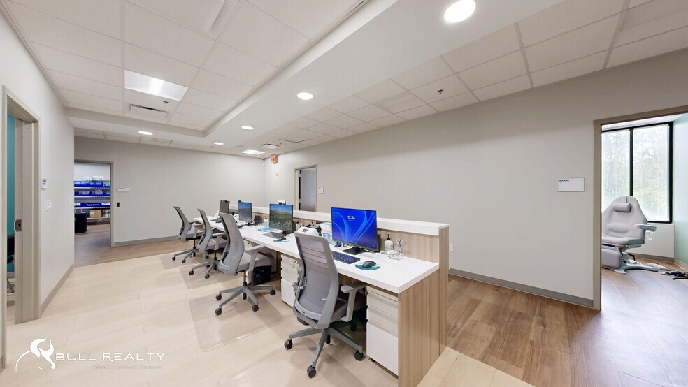 More Photos Of 34 Upper Riverdale Rd, Riverdale Medical For Lease