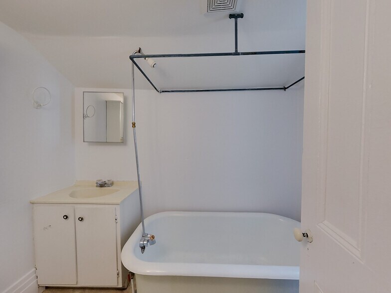 More Photos Of 154 Division St, Kingston Storefront Retail Residential For Sale