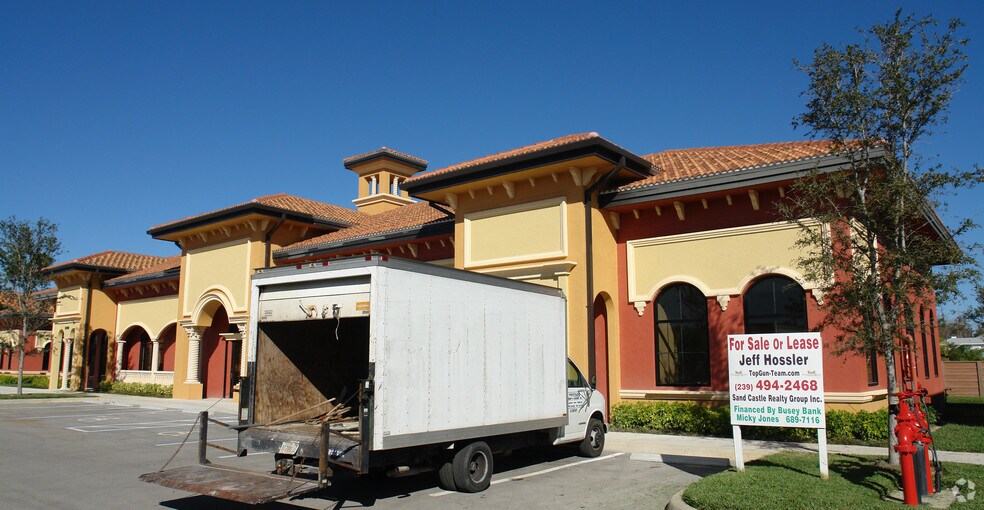 More Photos Of 13440 Parker Commons Blvd, Fort Myers Coworking Space