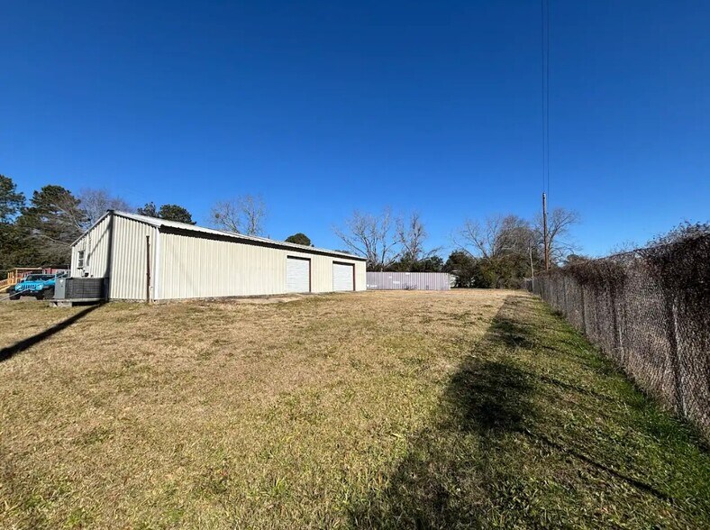 More Photos Of 262 Ash St, Cochran Warehouse For Sale