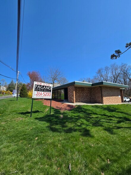 Primary Photo Of 190 Parish Dr, Wayne Office For Lease
