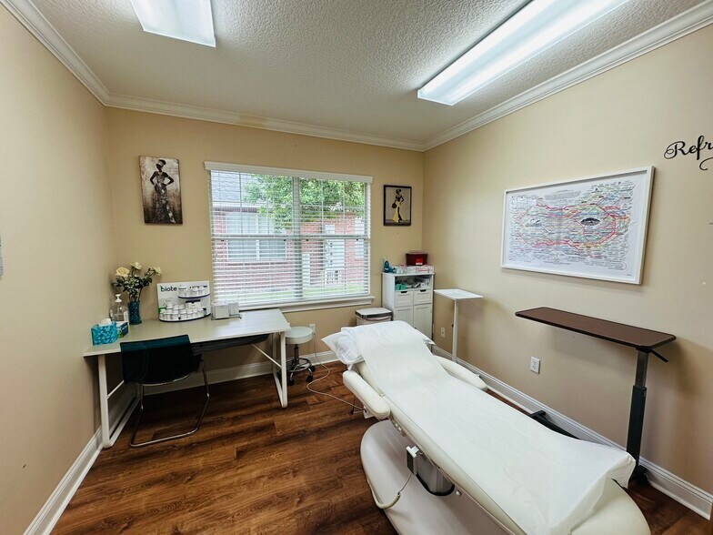More Photos Of 305 Kingsley Lake Dr, Saint Augustine Medical For Lease