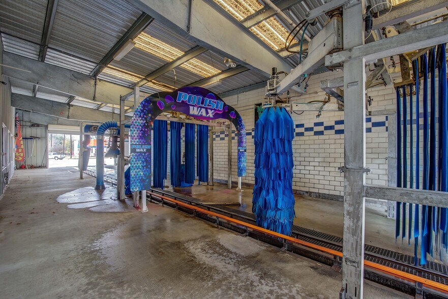 More Photos Of 1430 S Broadway St, Sulphur Springs Carwash For Sale
